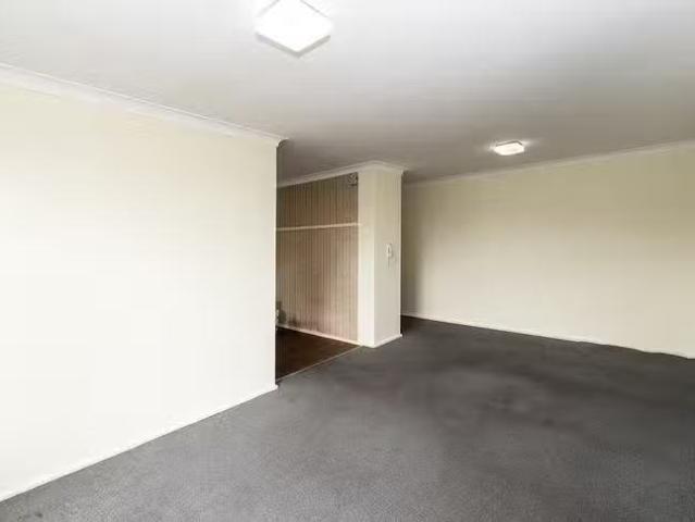 For Rent! 8 Evans Avenue, Eastlakes, NSW 2018