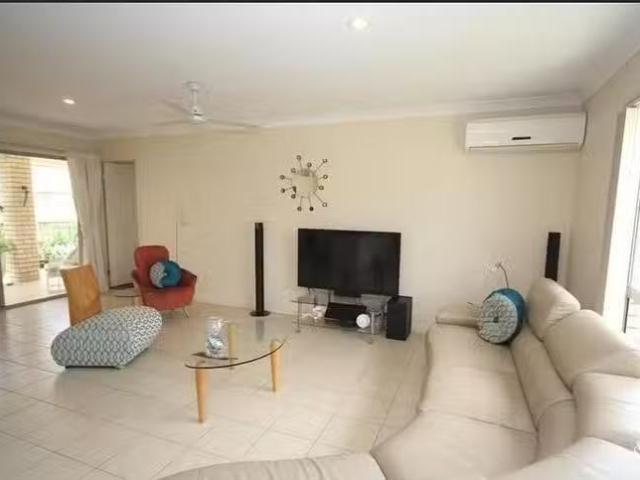 Nice 8 Everglades Street, Springfield Lakes, QLD 4300