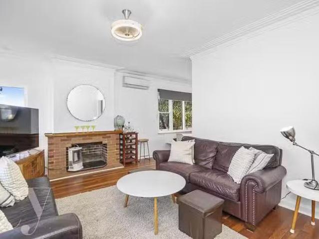 Rental! 8 Falmouth Avenue, City Beach, WA 6015
