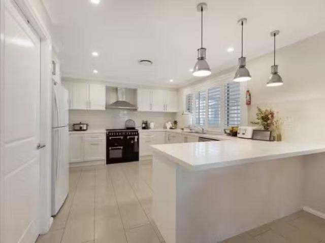 Deal! 8 Knight Place, LLANARTH House for rent Listed by Renta.