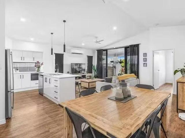 Cozy /8 Highfield Circuit, Bentley Park, QLD 4869