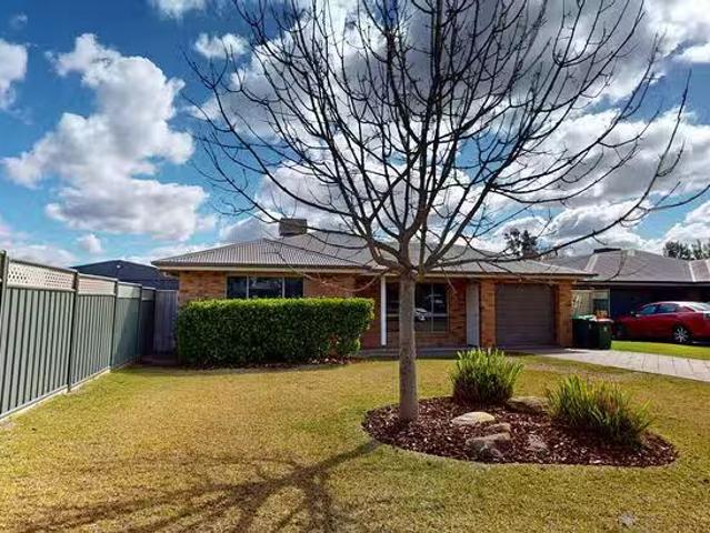 For Rent! 8 Javea Close, Dubbo, NSW 2830