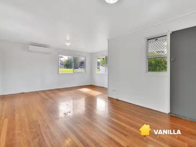 Just in! 8 Overell Crescent, Riverview, QLD 4303