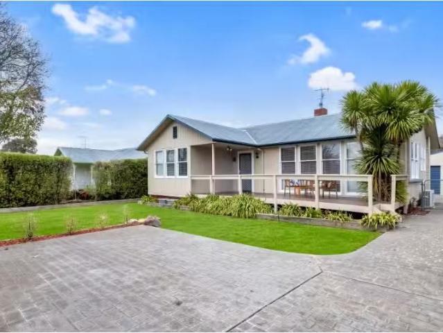 New 8 Looranah Street, Narrabundah House for rent Listed by G.