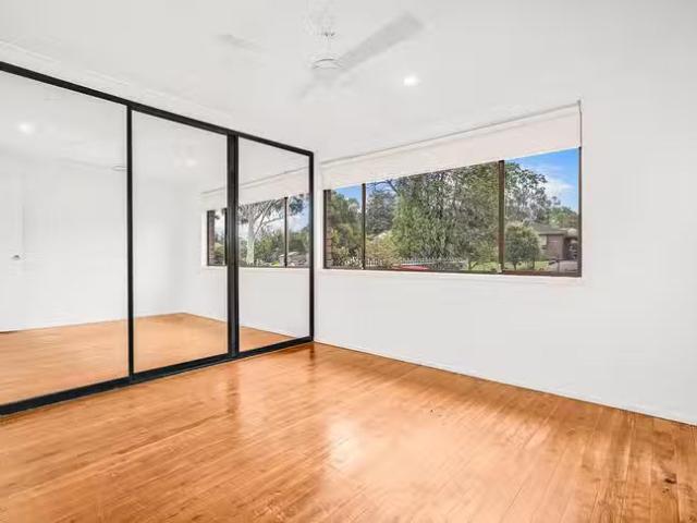 Unique 8 Mallory Street, Dean Park, NSW 2761
