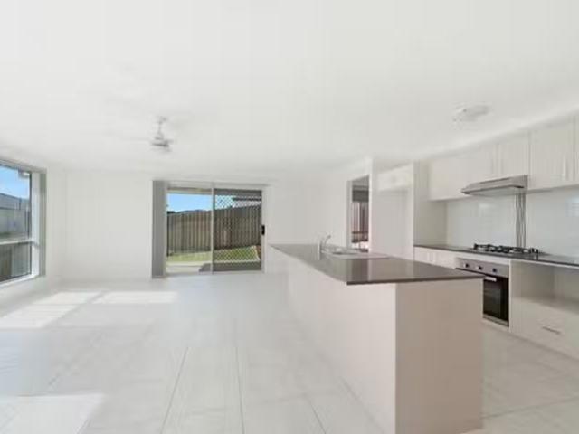 Deal! 8 Rothbury Terrace, Pimpama, QLD 4209