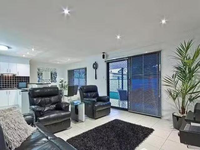 Rental! 8 Wirra Circuit, Wynnum West, QLD 4178