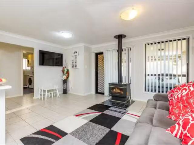 Cozy 8 Thomas Kearney Close, RAYMOND TERRACE House for rent L.