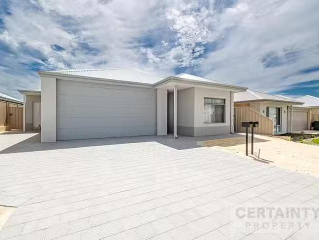 Charming 8A Barr Way, Two Rocks, WA 6037