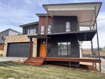 Unique 8A Willow Bay Place, East Jindabyne, NSW 2627