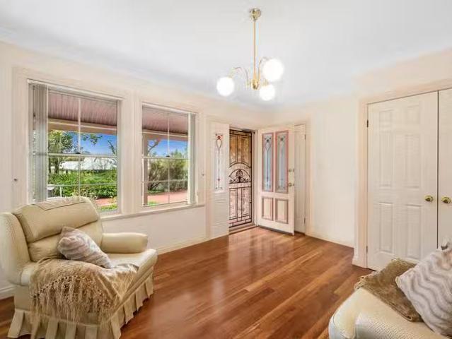 Deal! 8F Cedar Avenue, Mudgee, NSW 2850