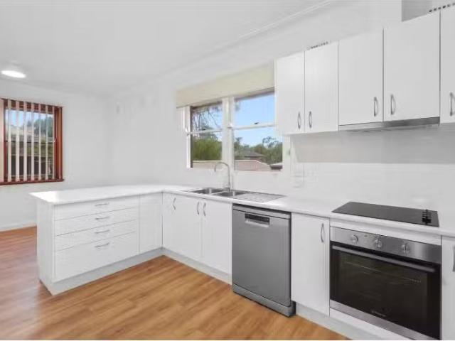 Charming 98 E K Avenue, Kotara House for rent Listed by Britt.