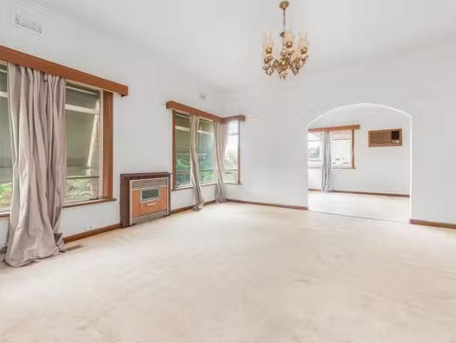 Deal! 99 Millers Road, Altona North VIC 3025