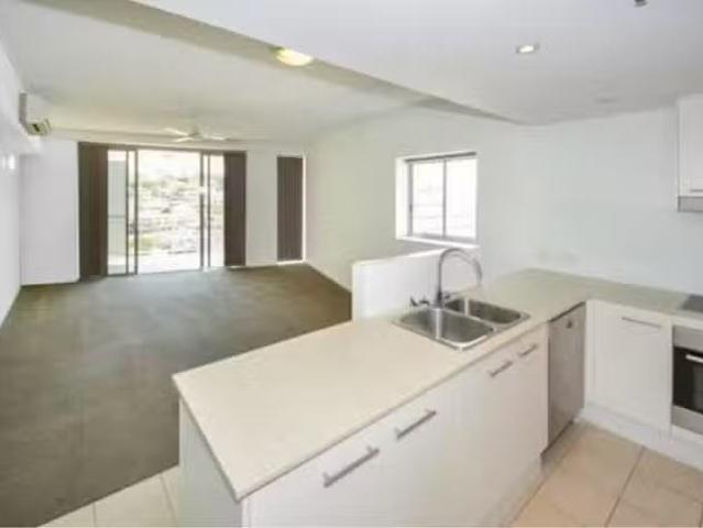 Nice 907/2 Dibbs Street, South Townsville, QLD 4810