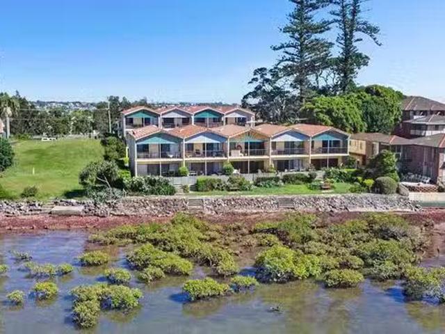 Cheap 9/123 Shore Street North, Cleveland, QLD 4163
