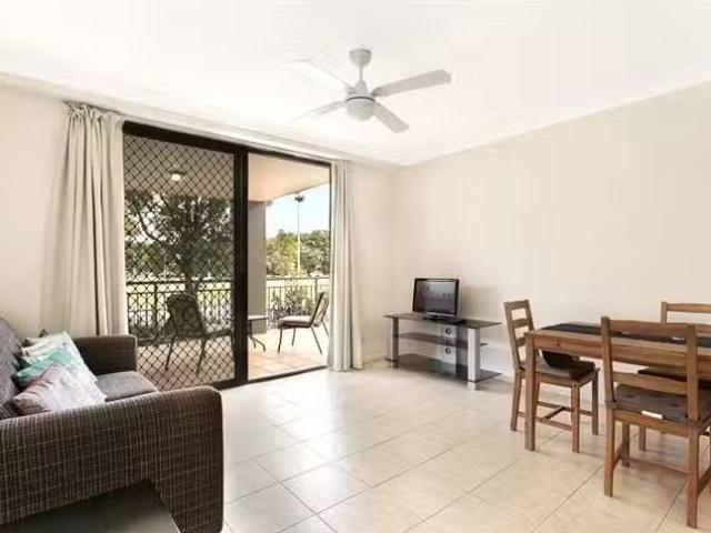 Just in! 91/300 Sir Fred Schonell Drive, St Lucia, QLD 4067