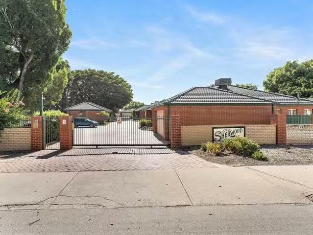 Cozy 9/24 Aragon Court, Armadale, WA 6112