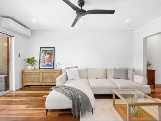 Nice 9/28 Gladstone Street, Newport Apartment for rent Listed.