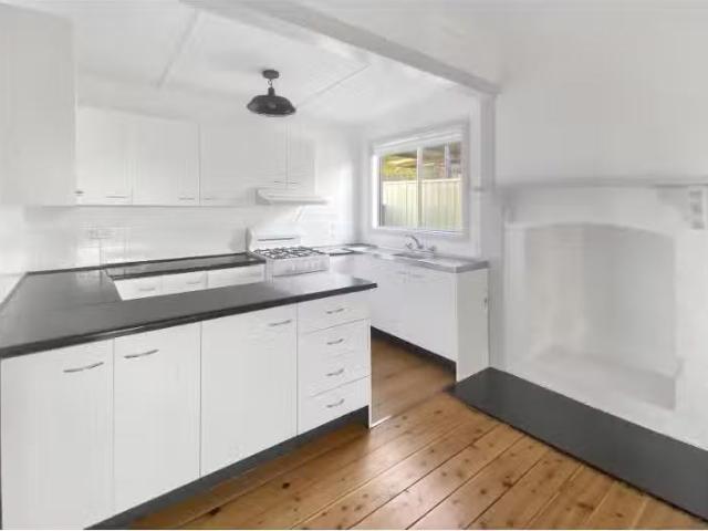 Just in! 93 Belmore Street, Gulgong House for rent Listed by.
