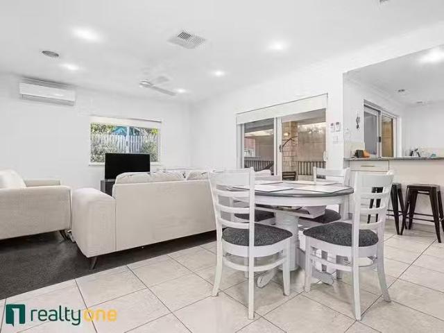 Unique 93A Gilbertson Road, Kardinya, WA 6163