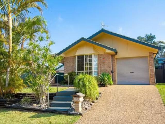 Cozy 9 Forest Grove, Port Macquarie House for rent Listed by.