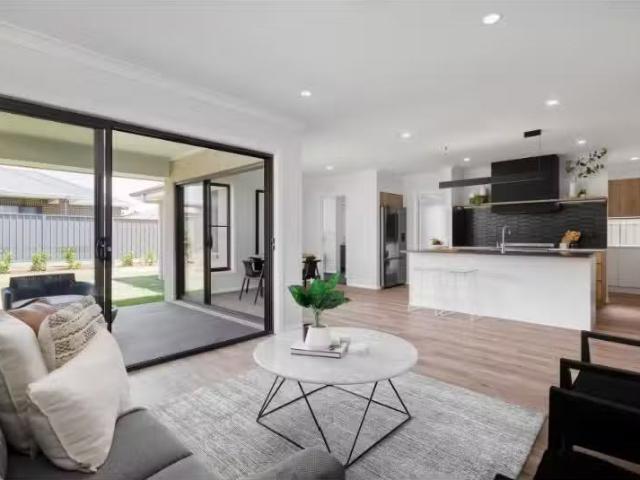 Cozy 9 Francis Street, Lochinvar House for rent Listed by Ell.