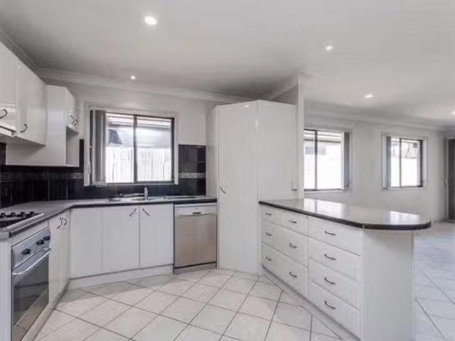 Charming 9 Hyde Place, Forest Lake, QLD 4078