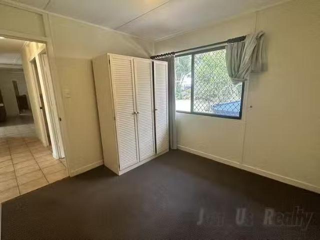 Nice 9 Orchid Drive, Moore Park Beach, QLD 4670