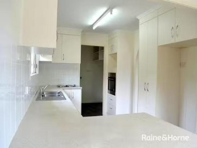 For Rent! 9 Mellefont Street, West Gladstone, QLD 4680