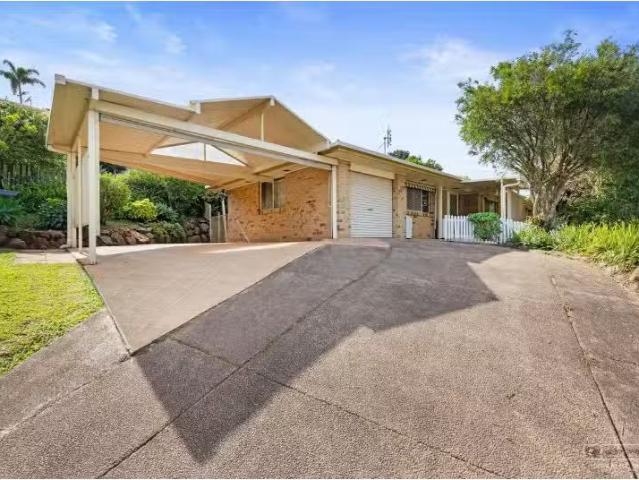 Cozy 9 Muirfield Place, Banora Point House for rent Listed by.