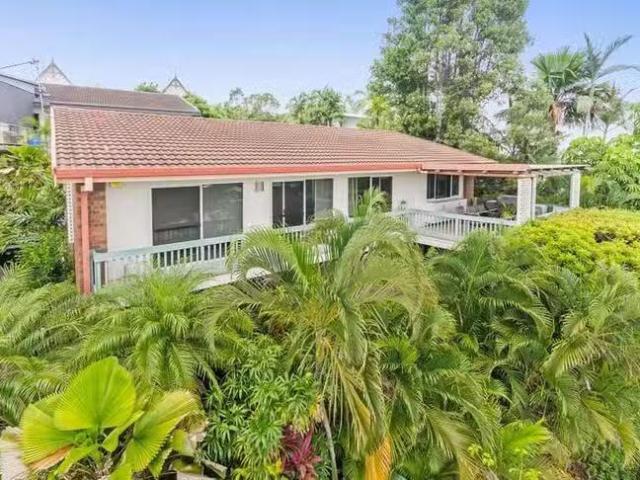 Unique 9 Saint James Drive, Belgian Gardens, QLD 4810
