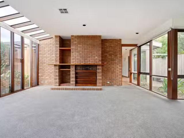 Deal! 9 Tertullian Court, Frankston, VIC 3199