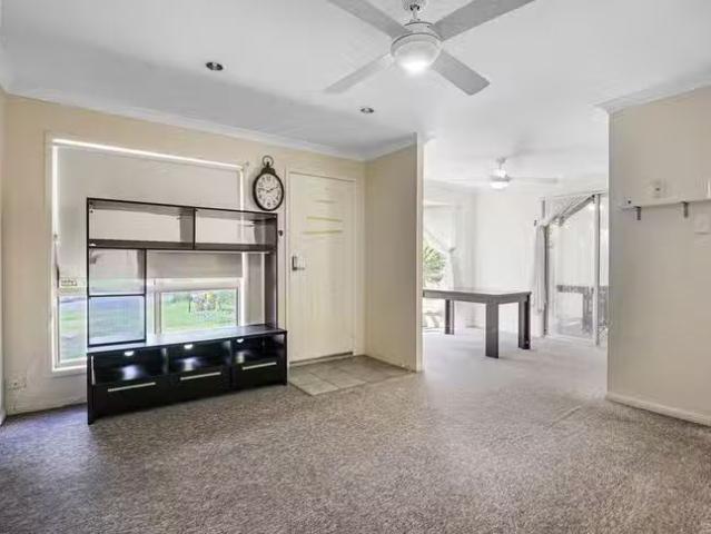 Cheap 9 Tyrone Place, Acacia Ridge, QLD 4110