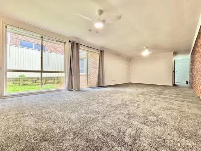 Cheap 9A Corundum Close, Eagle Vale, NSW 2558
