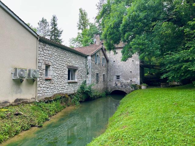 Déalement placé entre Agen et Villeneuve sur Lot, bel ensemb. 434m² Monbalen