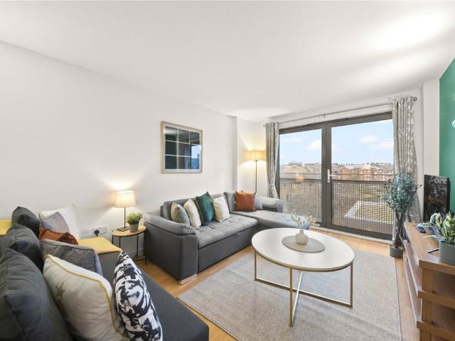 Deals Gateway, Lewisham SE13, 2 bed flat to rent, £2,300 pcm | PrimeLocation