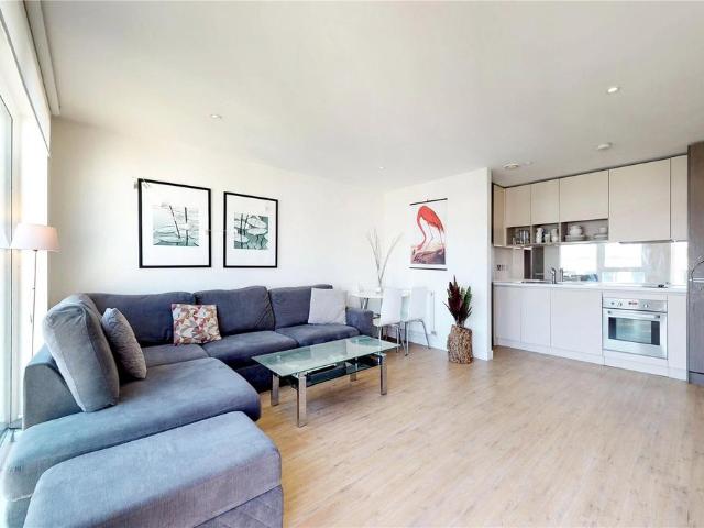 Deals Gateway, London SE10 2 bed flat to rent £2,250 pcm £519 pw