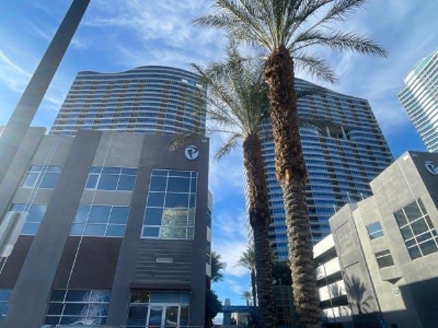 Dean Martin Dr Unit 2704