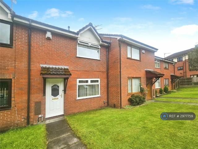 Dean Court, Bolton, BL1 3 bed terraced house to rent £1,150 pcm £265 pw