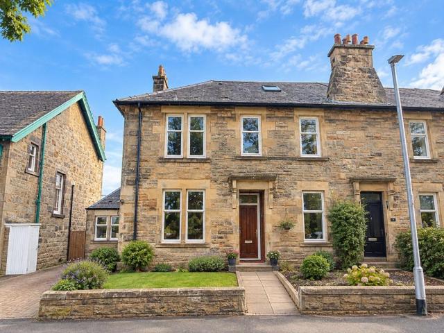 Dean Crescent, Riverside, Stirling, FK8 3 bed flat to rent £1,200 pcm £277 pw