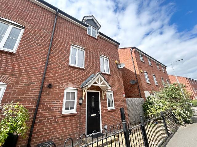 Dean Lane, Manchester M40, 3 bed town house to rent, £1,400 pcm | PrimeLocation