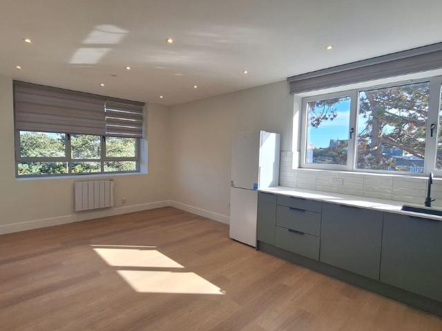 Dean Park Crescent, Bournemouth BH1, 1 bed flat to rent, £1,000 pcm | PrimeLocation