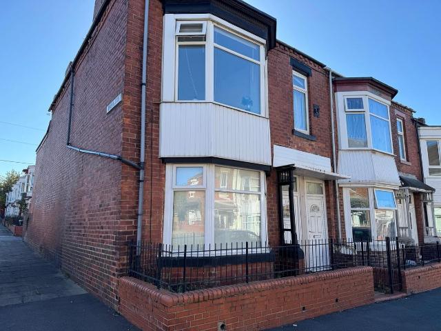 Dean Road, South Shields NE33, 2 bed flat to rent, £625 pcm | PrimeLocation