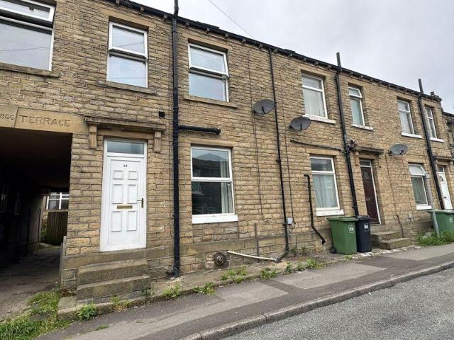 Dean Street, Huddersfield 2 bed terraced house to rent £695 pcm £160 pw