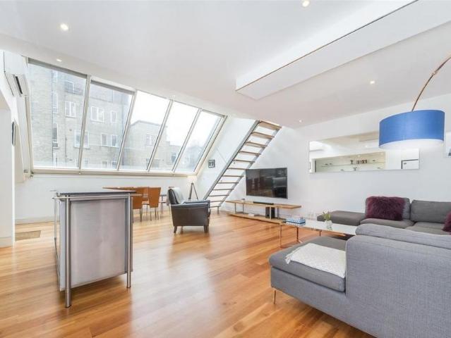 Dean Street, Soho, London, W1D 3 bed maisonette to rent £6,933 pcm £1,600 pw
