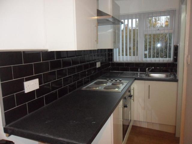 Dean Street, Stoke CV2 Studio to rent £500 pcm £115 pw