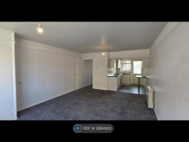 Deana Court, Gillingham ME7, Studio to rent, £825 pcm | PrimeLocation