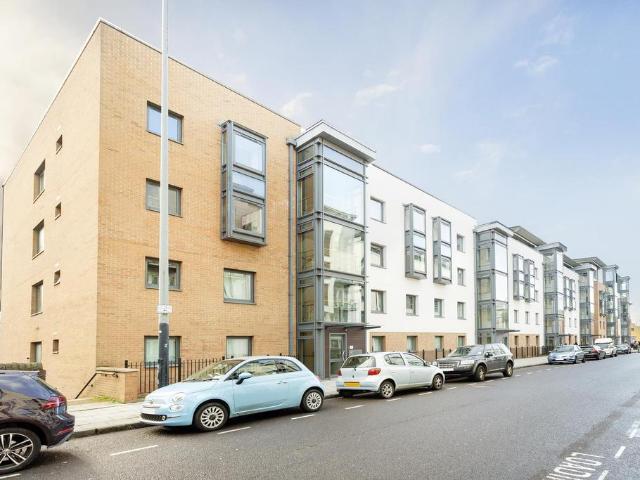 Deanery Road, City Centre, BS1 1 bed flat to rent £1,415 pcm £327 pw
