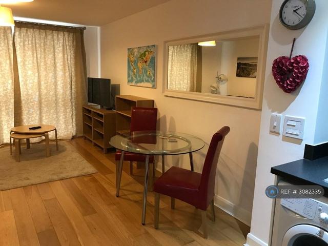 Deanery Road, Bristol, BS1 1 bed flat to rent £1,350 pcm £312 pw