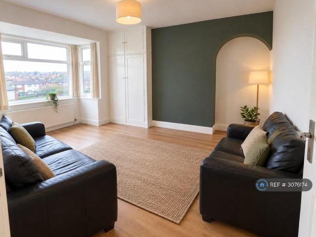 Deanham Gardens, Newcastle Upon Tyne. 2 bed flat to rent £850 pcm £196 pw